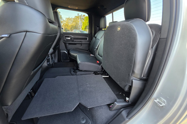2026 Ram 2500 DJ Laramie Dual Cab Image 18