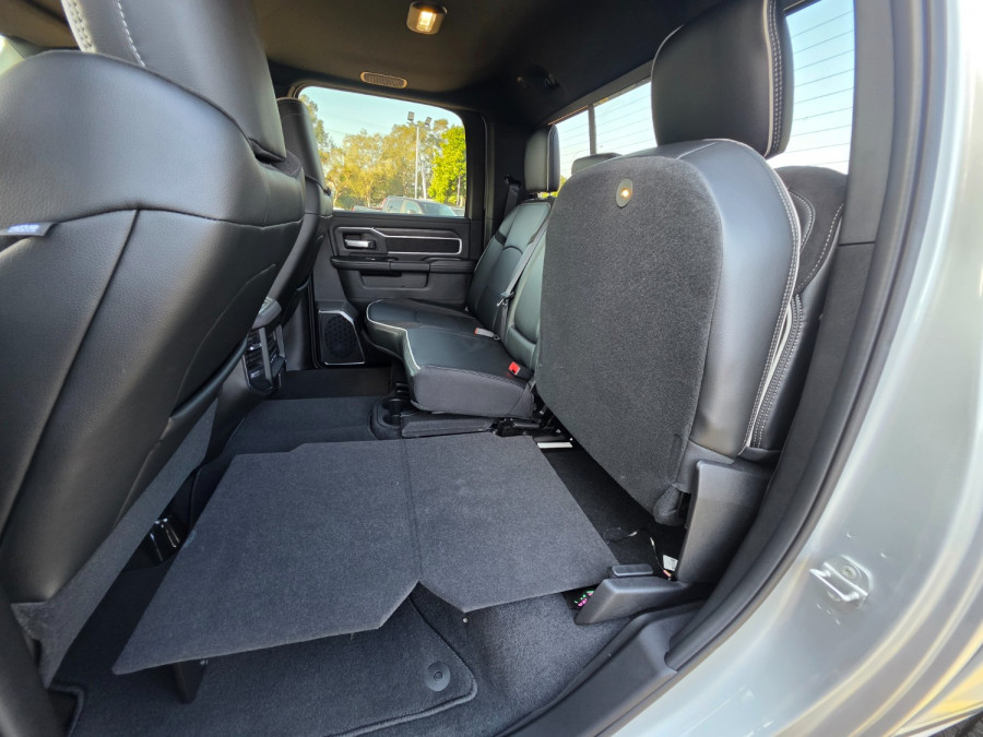 2026 Ram 2500 DJ Laramie Dual Cab Image 18