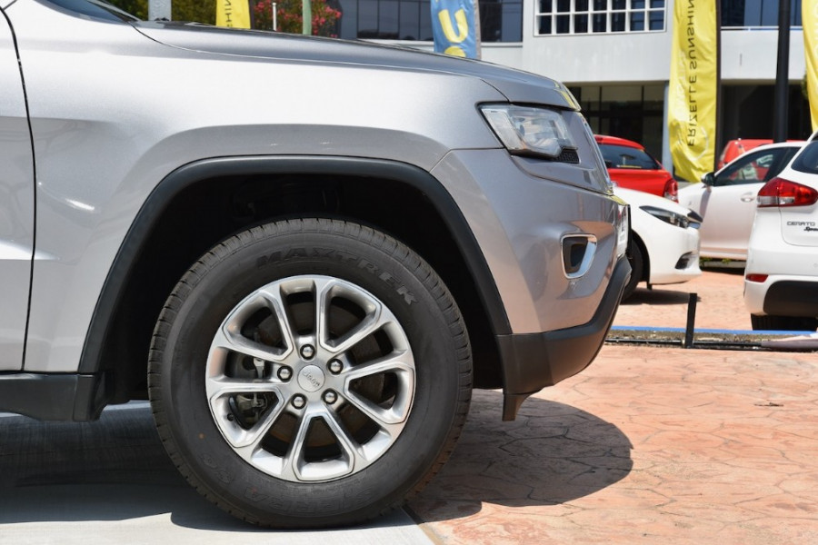2013 MY14 Jeep Grand Cherokee WK MY2014 Laredo Suv Image 5