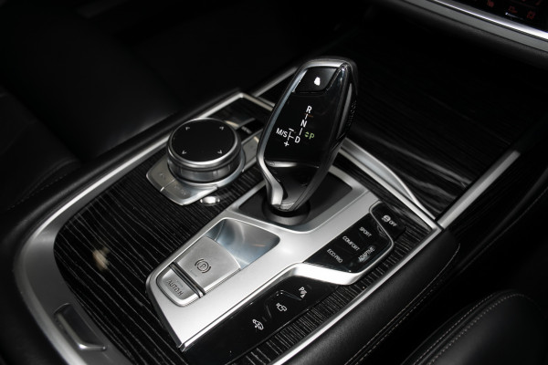 2020 BMW 7 Series 30d Sedan Image 18