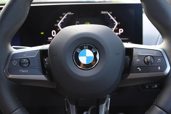 2025 BMW iX I20 xDrive45 M Sport SUV image 16
