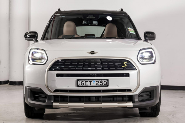 2026 MINI Countryman U25 SE Favoured SUV image 3