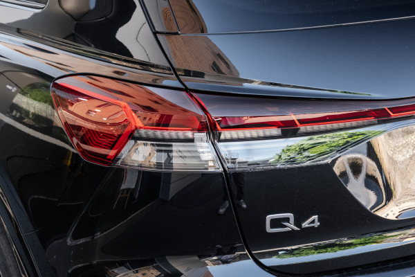 2024 Audi Q4 e-tron F4 55 SUV image 21