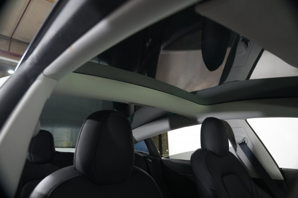 2022 Tesla Model 3  Rear-Wheel Drive Sedan Image 18