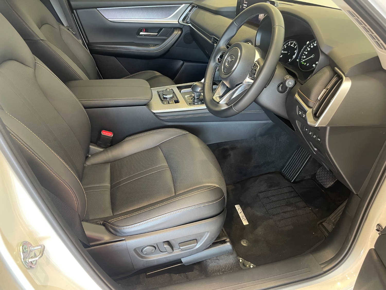 2024 Mazda CX-80 KL G40e Touring SUV Image 10