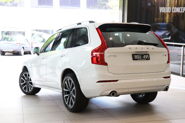 2019 Volvo XC90 L Series D5 Momentum Suv Image 3