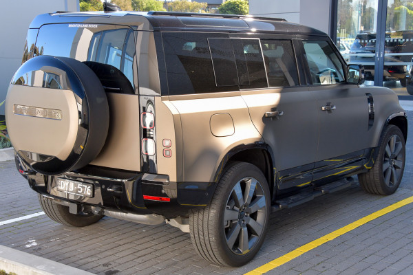 2026 Land Rover Defender L663 110 D350 X-Dynamic HSE SUV image 19