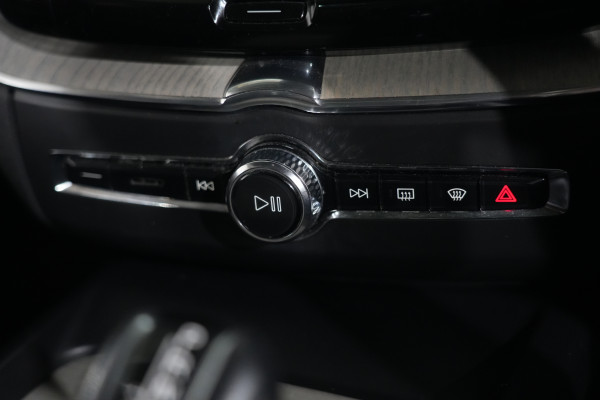2020 Volvo XC60 UZ D4 Inscription SUV image 19