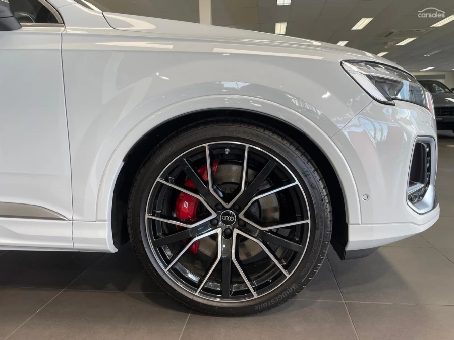 2026 Audi SQ7 TFSI Wagon Image 11