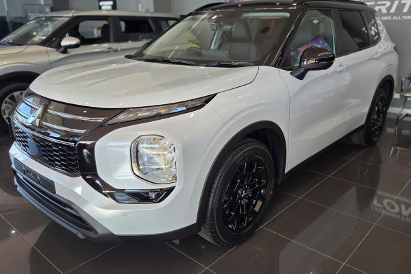 2025 Mitsubishi Outlander ZM LS SUV Image 2