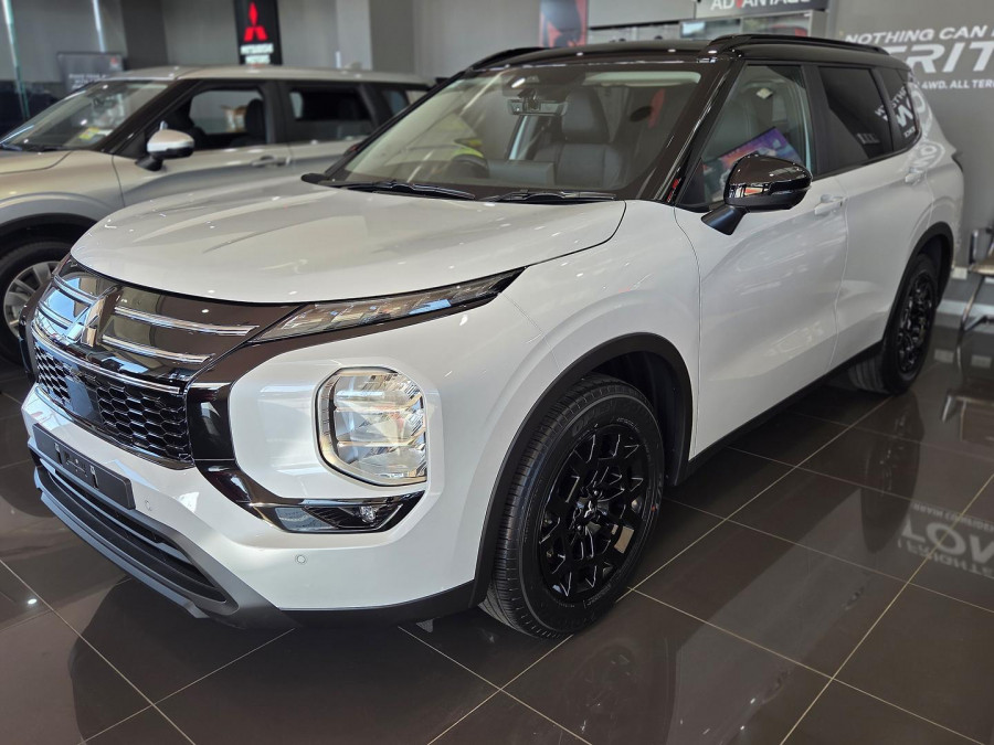 2025 Mitsubishi Outlander ZM LS SUV Image 2