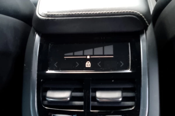 2021 MY22 Volvo XC60 UZ B6 R-Design SUV Image 20