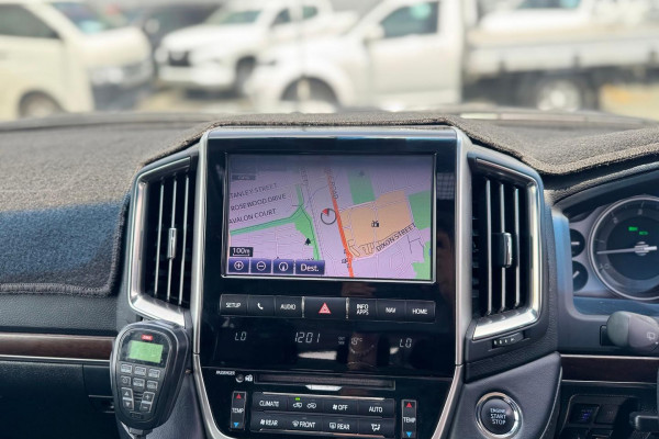 2019 Toyota LandCruiser VDJ200R VX SUV Image 21