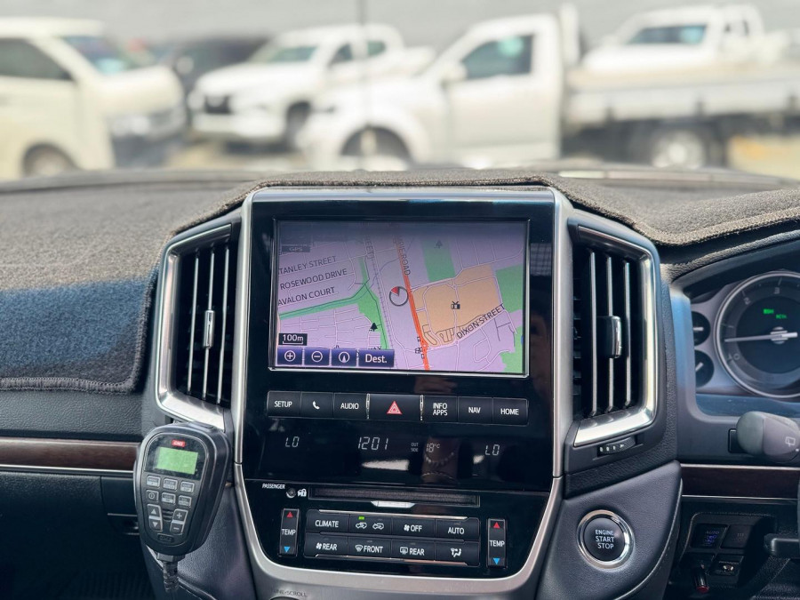 2019 Toyota LandCruiser VDJ200R VX SUV Image 21