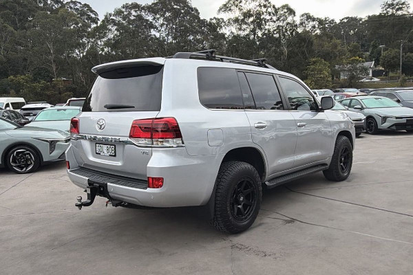 2017 Toyota LandCruiser VDJ200R VX SUV Image 5