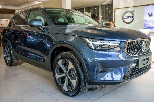 2026 Volvo XC40 XZ Ultra B4 Bright SUV