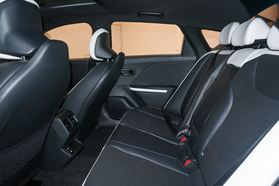 2025 Kia K4 CL4m GT-Line Sedan Image 9