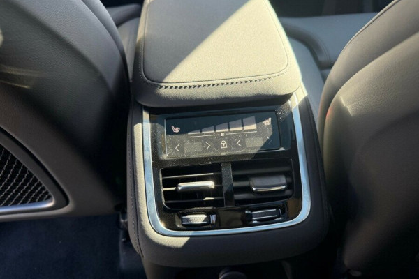 2026 Volvo XC90 L Series Plus T8 Plug-in Hybrid Dark SUV Image 18