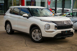 Mitsubishi Outlander ES ZM