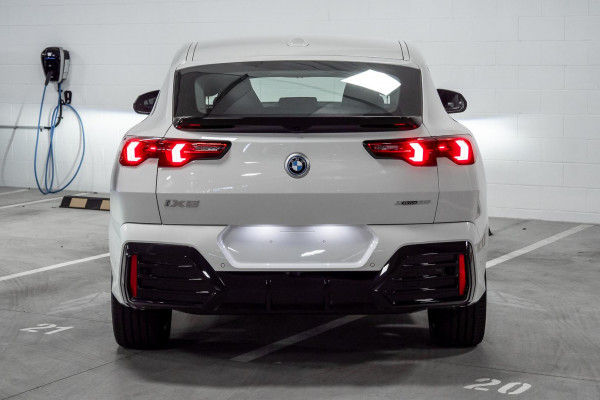 2024 BMW iX2 U10 xDrive30 M Sport SUV image 5