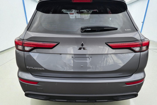 2022 Mitsubishi Outlander ZM ES SUV Image 7