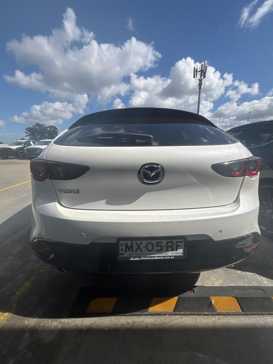 2025 Mazda 3 BP Series G20 Pure Hatch Image 2