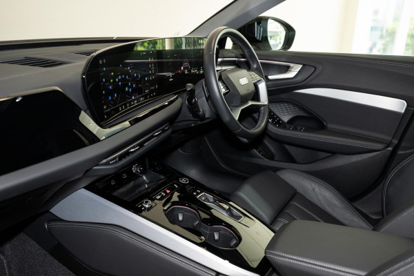 2025 Audi A5 B10 TFSI 150kW S line Sedan image 8