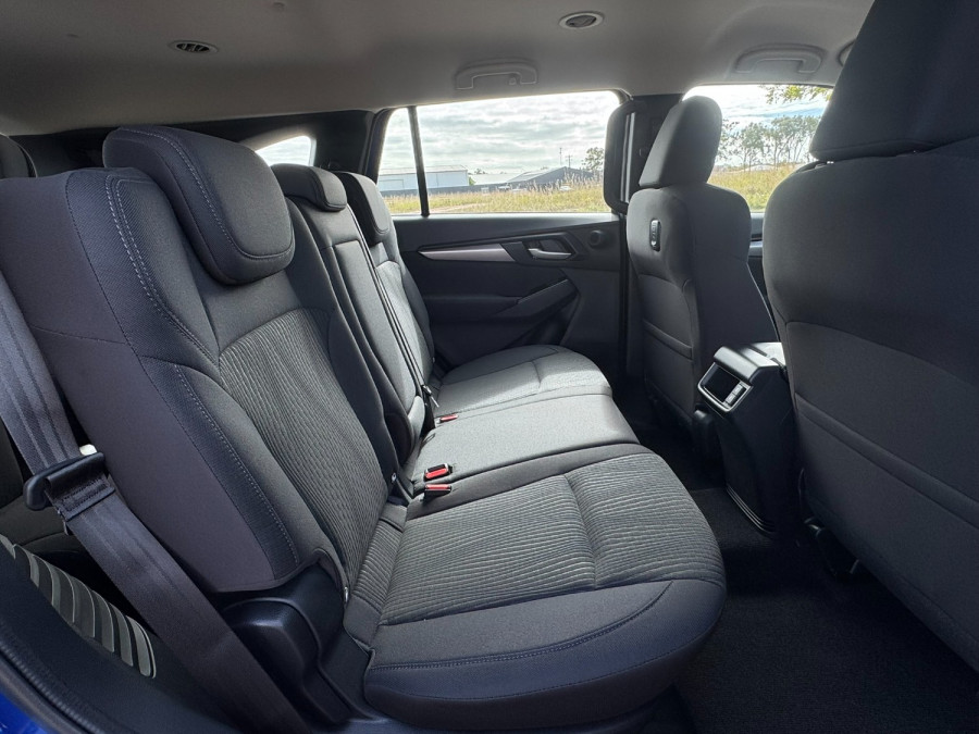 2026 Isuzu MU-X RJ LS-M SUV Image 10