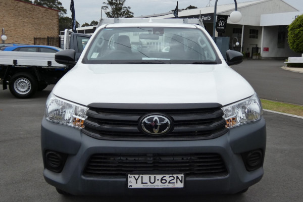 2021 Toyota HiLux TGN121R WORKMATE 4X2 Cab Chassis Image 2