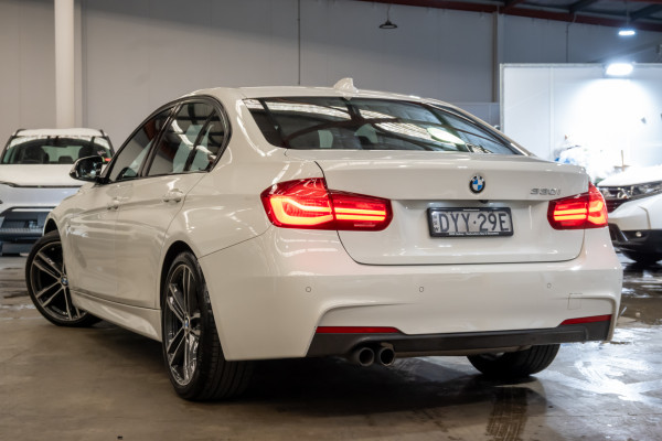2018 BMW 3 Series F30 LCI 330i M Sport Sedan image 2