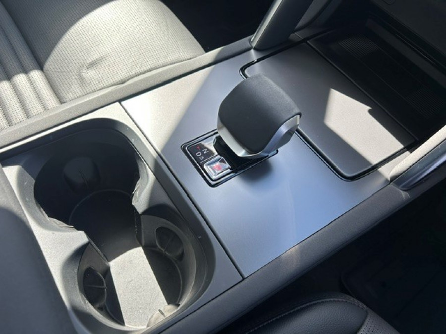2025 MY25.5 Land Rover Discovery Sport L550 P200 S SUV Image 22