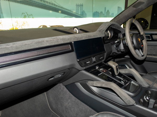 2022 Porsche Cayenne Turbo GT Coupe image 9