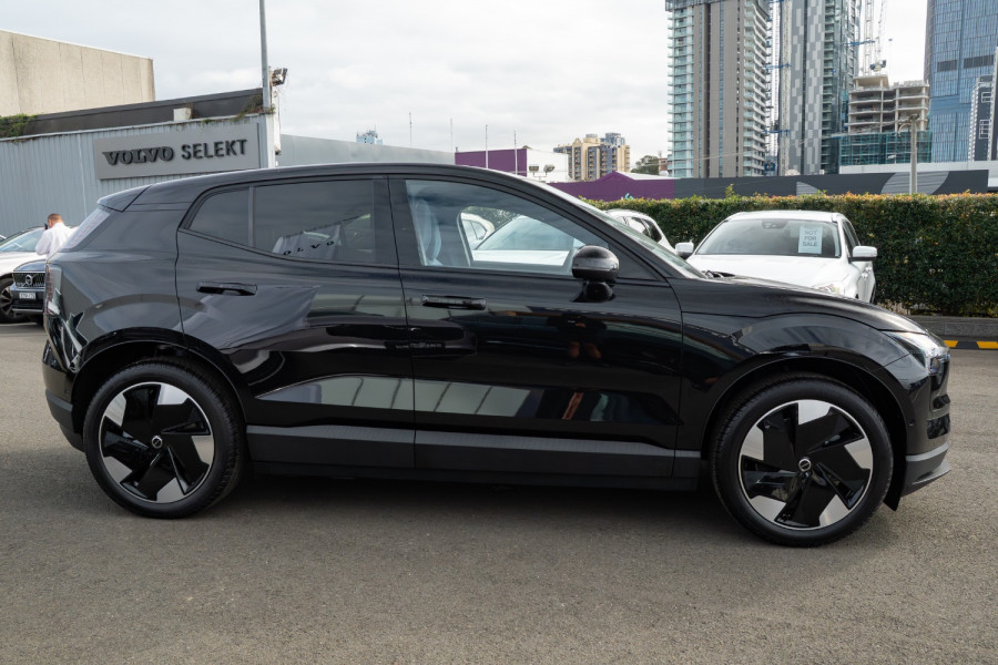2026 Volvo EX30  Single Motor Extended Range Ultra SUV Image 3