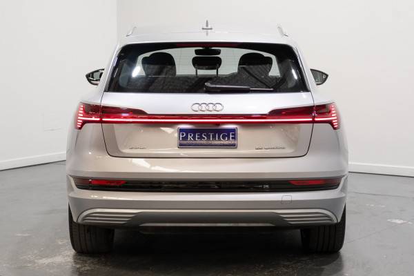 2021 Audi e-tron 55 SUV image 9