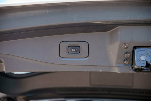 2021 Isuzu MU-X RJ LS-T SUV Image 10