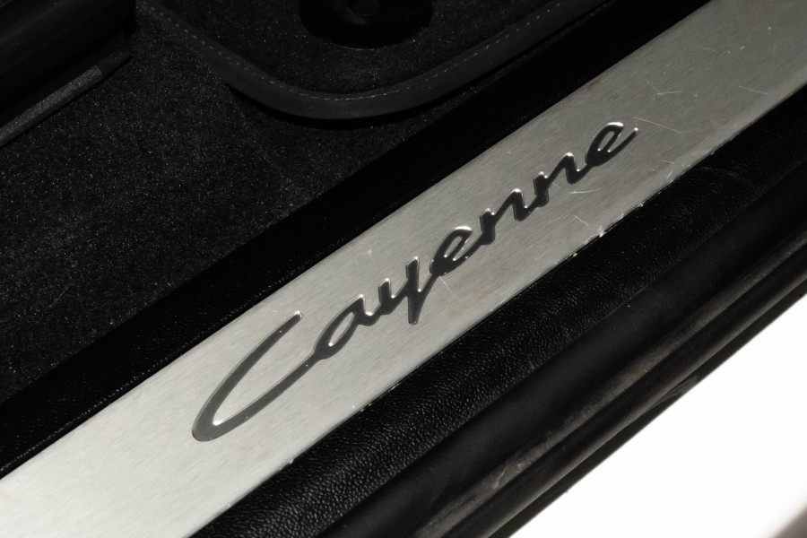 2025 Porsche Cayenne E-Hybrid SUV