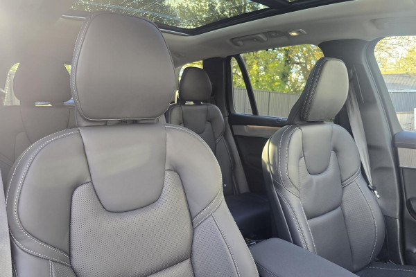 2026 Volvo XC90 L Series Ultra B5 Dark SUV Image 15