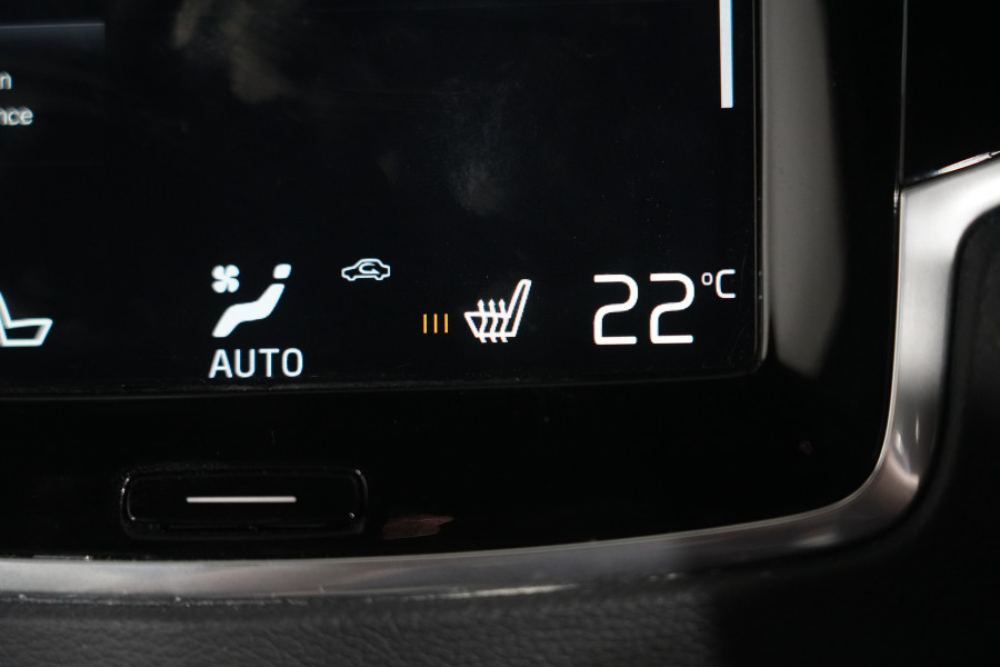 2021 Volvo XC90 L Series T8 Recharge SUV Image 26