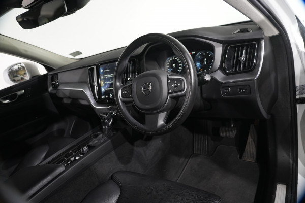 2019 Volvo XC60 UZ D4 Momentum SUV Image 12