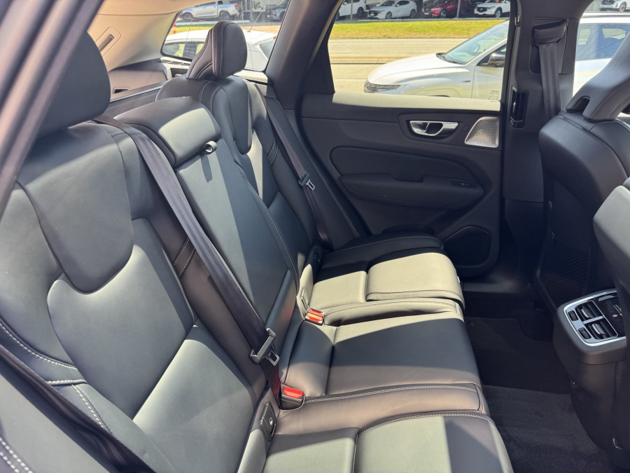 2026 Volvo XC60 UZ Ultra B5 Dark SUV Image 12