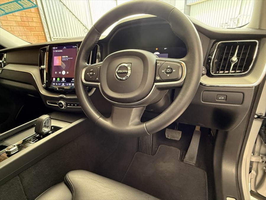 2023 Volvo XC60 UZ Plus B5 SUV Image 10