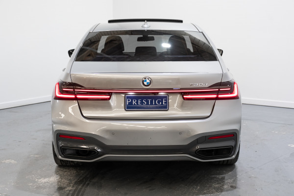 2020 BMW 7 Series 30d Sedan Image 10