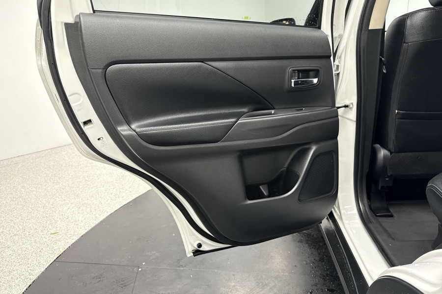 2014 MY14.5 Mitsubishi Outlander ZJ Aspire SUV Image 15