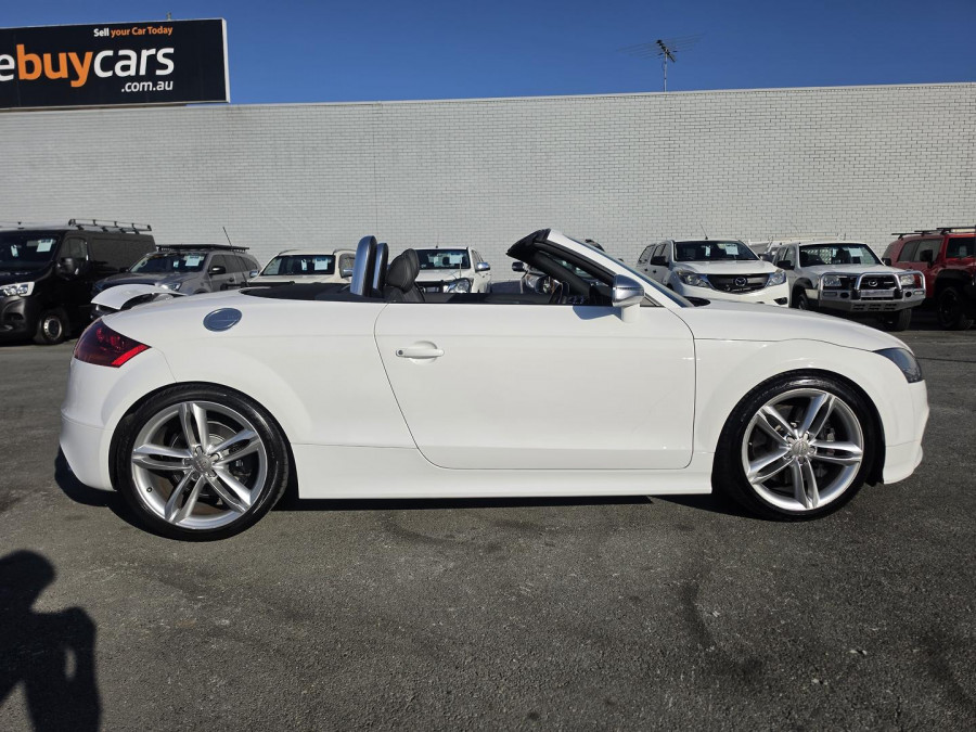 2009 Audi TTS 8J  Convertible Image 6