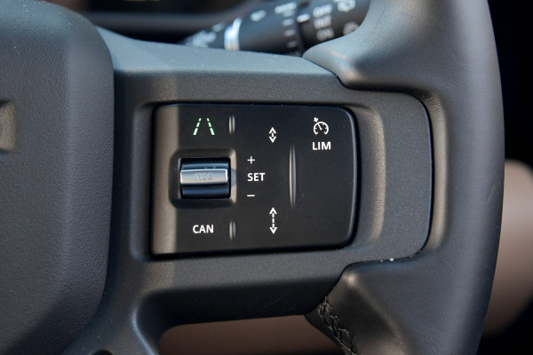 2026 Land Rover Defender L663 110 D350 X-Dynamic HSE SUV image 11