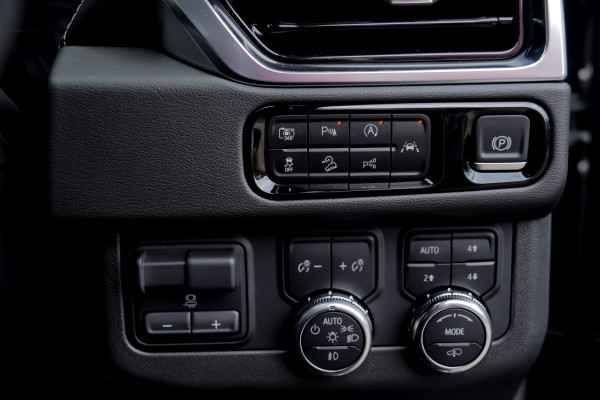 2025 GMC Yukon  Denali Wagon Image 26