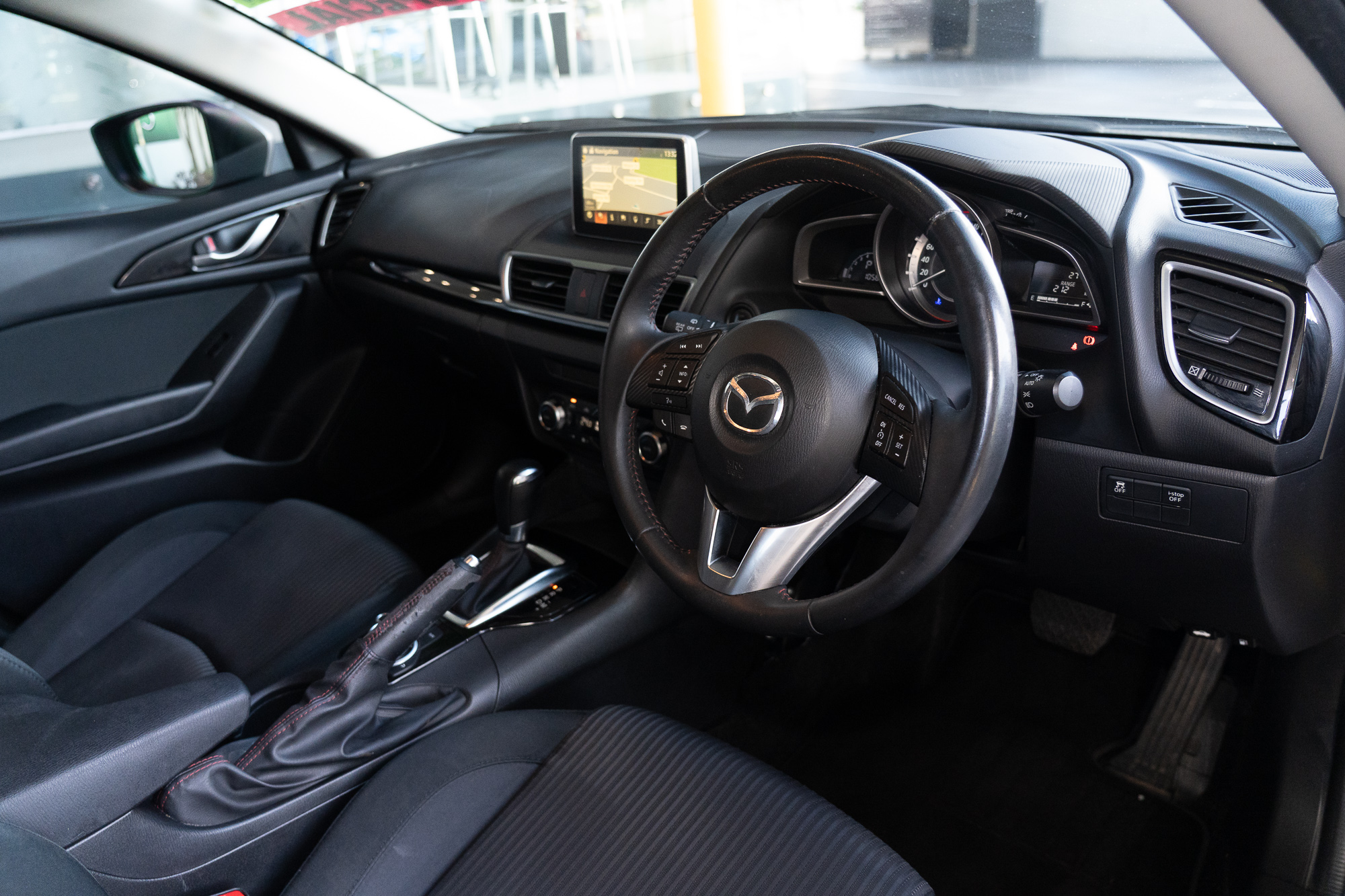 2015 Mazda 3 BM5438 SP25 Hatch Image 6