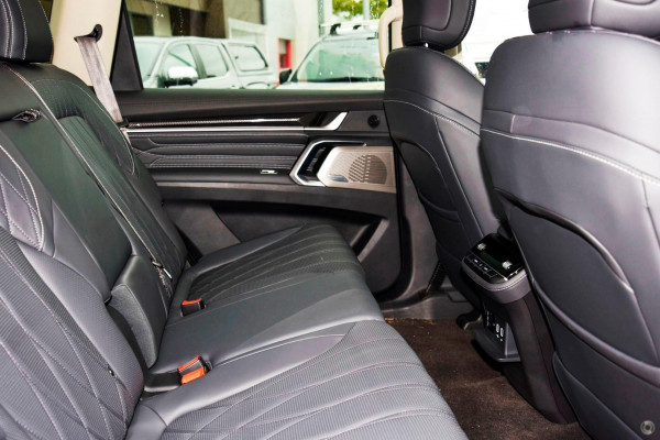 2026 MY25 LDV D90 SV9A Executive SUV Image 8