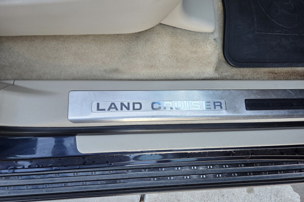 2019 Toyota LandCruiser VDJ200R VX SUV Image 19