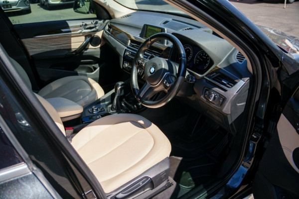 2015 BMW X1 F48 sDrive20i SUV Image 16